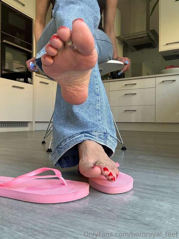 Get under my foot and let me put my sweaty sole right on you..