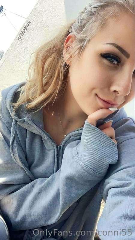 ɪ'ᴍ @miiarain ʙʟᴏɴᴅᴇ, ɢʀᴇᴇɴ ᴇʏᴇꜱ, ᴘᴇʀꜰᴇᴄᴛ ᴛɪɢʜᴛ ʙᴏᴅʏ ᴀɴᴅ ᴘɪɴ..