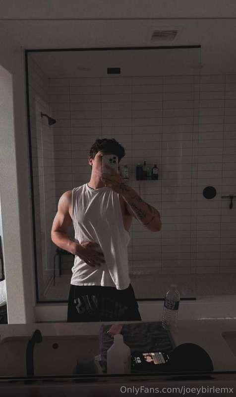 starting the week horny asf just how you like it
