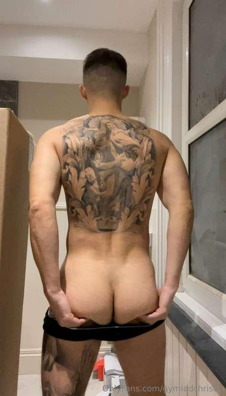 😈