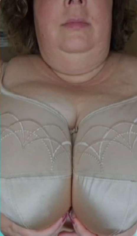 Boob Show... Watch me jiggle and lick my L cups for you, Dad..