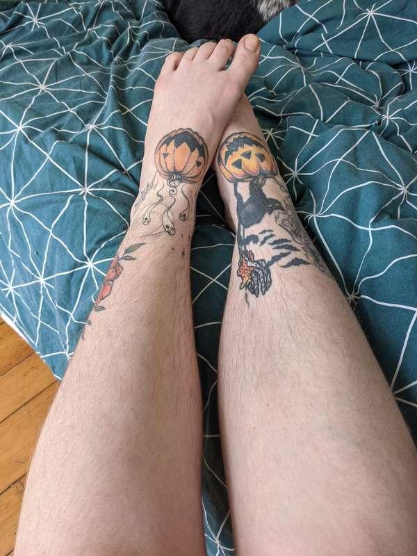 Hairy legs :3