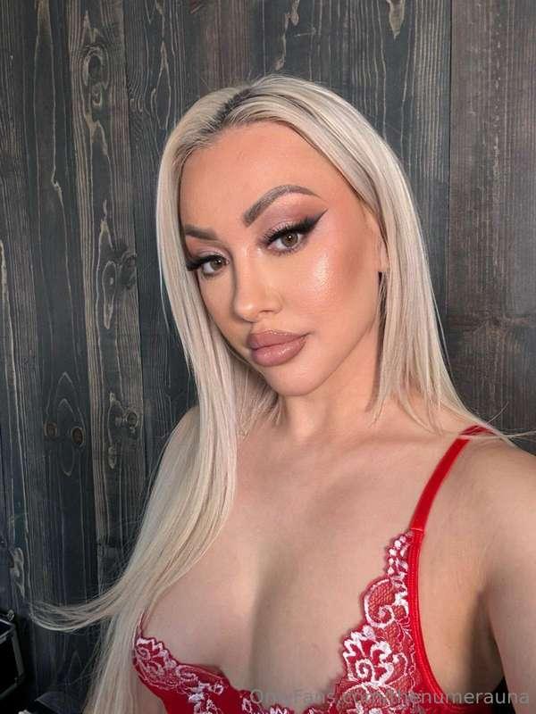 Don't be shy I am just waiting for you to message 💋