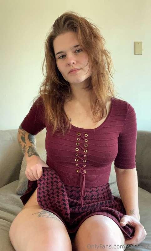 Who wants to bend me over in this dress? 🤭 Lots of close up ..