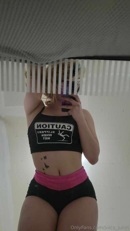 Mirror pic collection😘