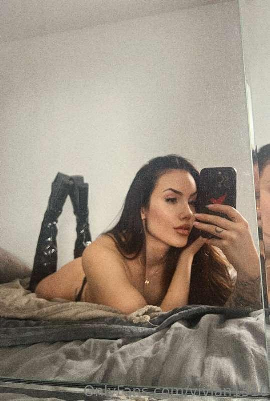 Spoil me and I make your dreams come true 🤫