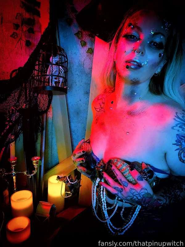 thatpinupwitch image #1