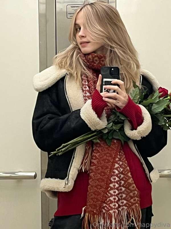Red roses are a symbol of passion, love and beauty, they are..