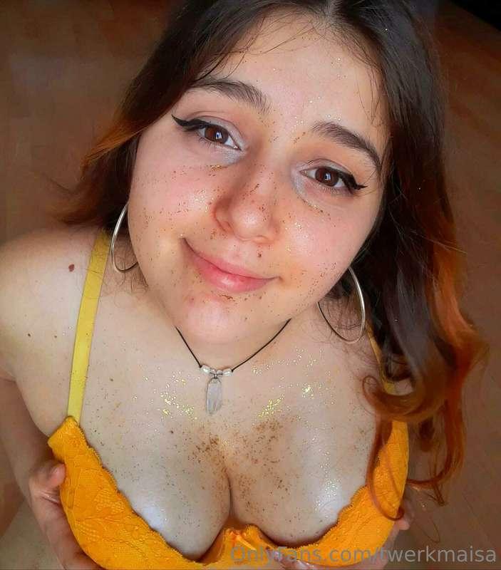 glitter on my boobs, you can cum here 🔥✨ purpurina en mis te..