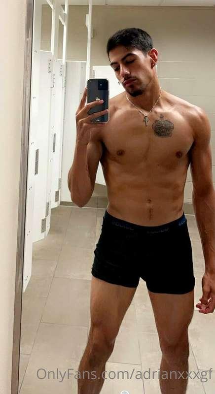 I debut on @den0fsin ... see me strip, stroke, cum, and show..