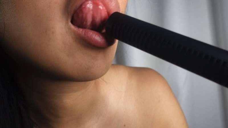 I lick this long hard mic very sensually