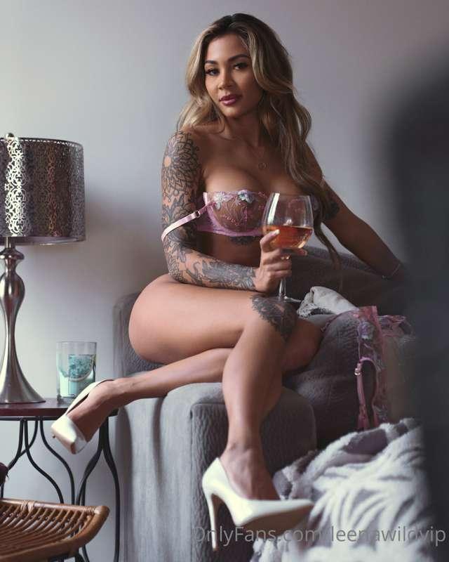 Do you want a glass, baby? 😻