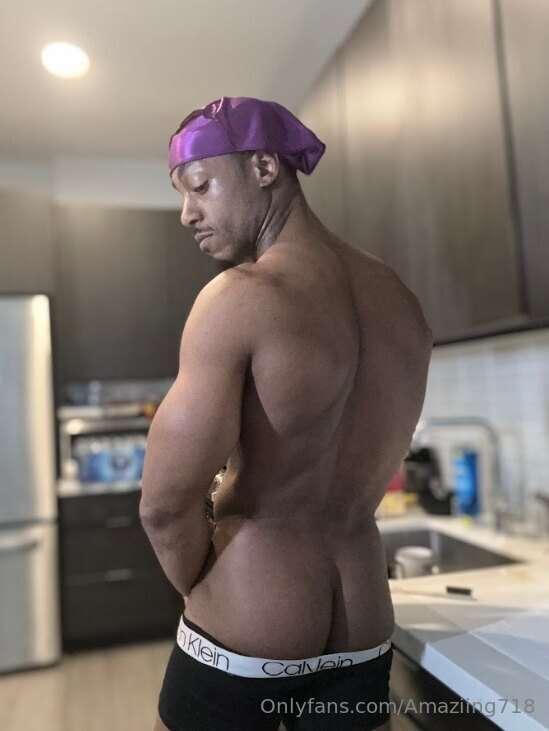 butt selfie after the gym 🍑💪