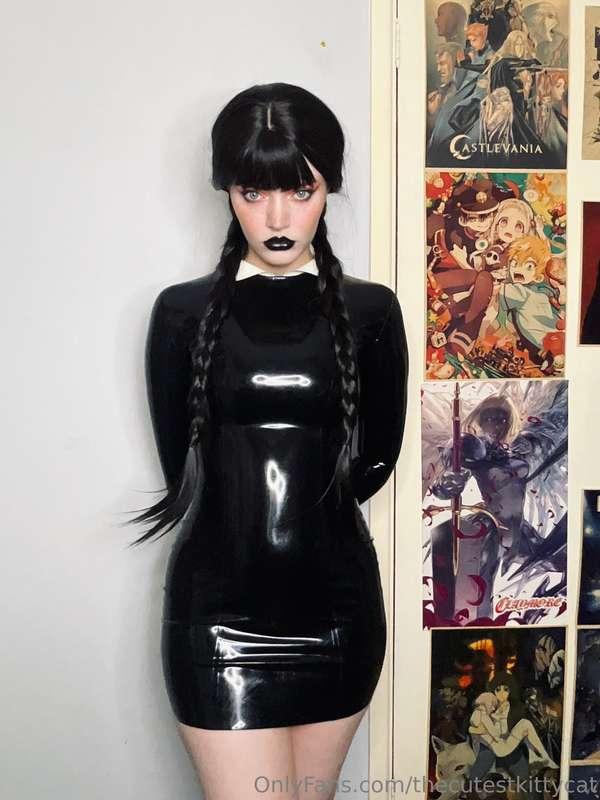 The last pics of my Wednesday Addams photoset… for now 🖤
