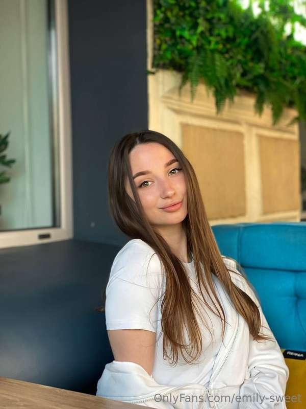 I'm a pussycat today, stretching lazily in the sun 🐈