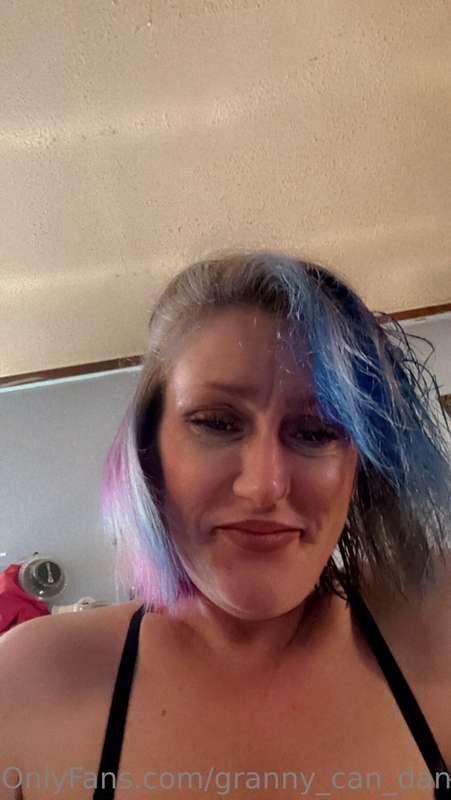 Wait new hair & new 🍑 vids soon