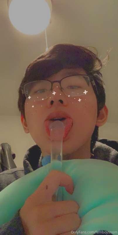 $7 in tips get you video of me throat fucking myself with it..