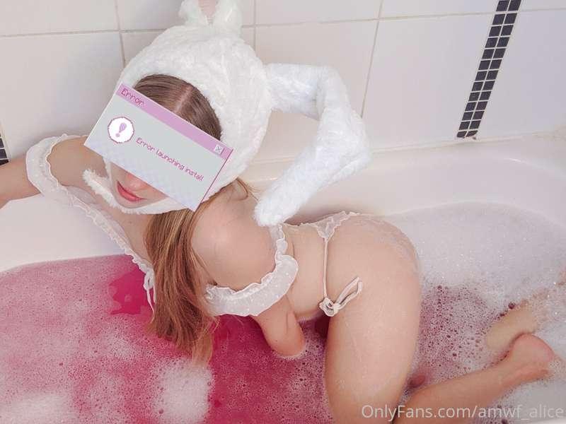 🐰 Bunny 🐰 Part 2 [32 pics]

(some pics without the ears at t..