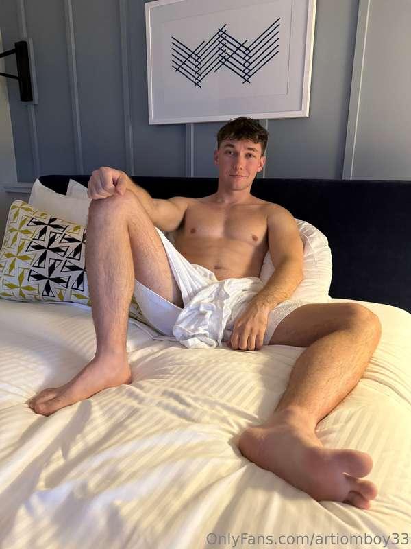 Wanna come over? https://onlyfans.com/artiomboyx