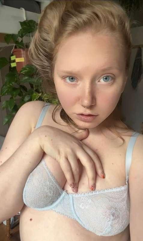 redheadalana image #1