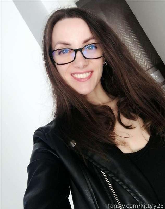 hello :)