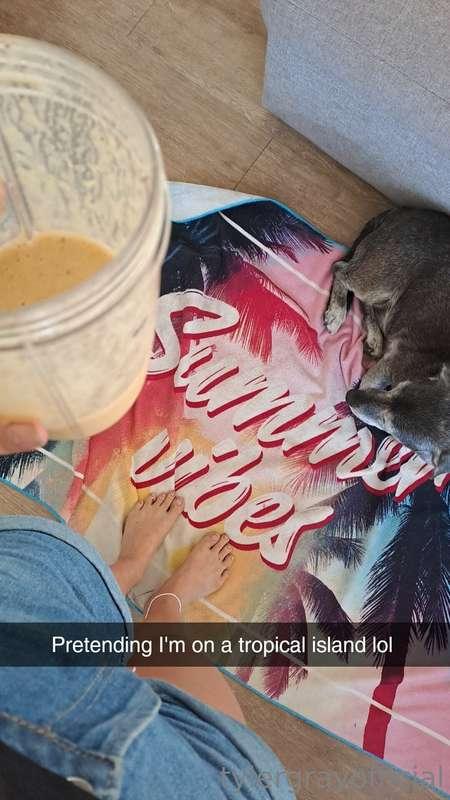 Morning smoothie and stretches 🔆