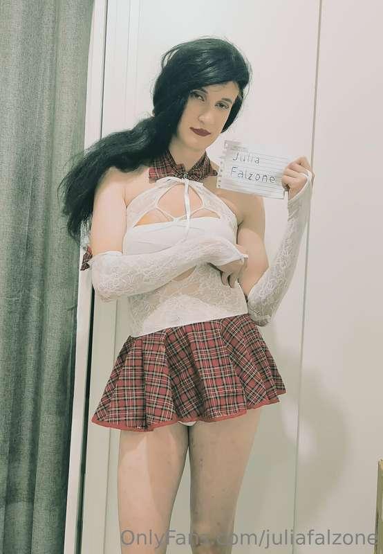 juliafalzone image #1