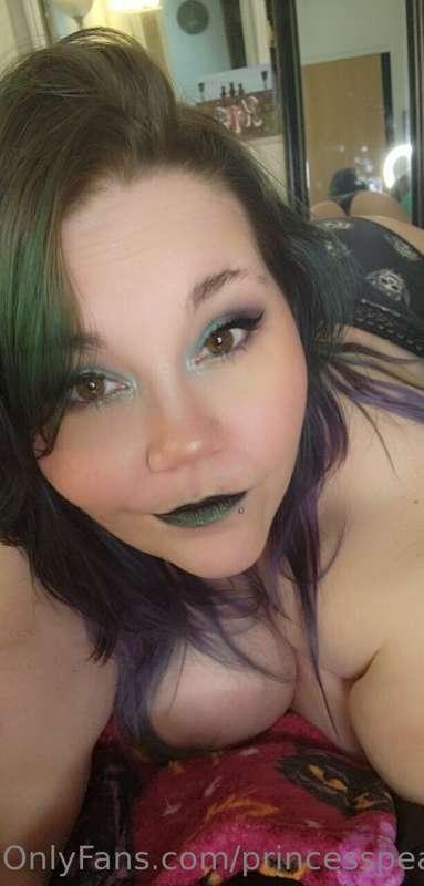 Hey babies. I have a few of you waiting on customs, I finall..