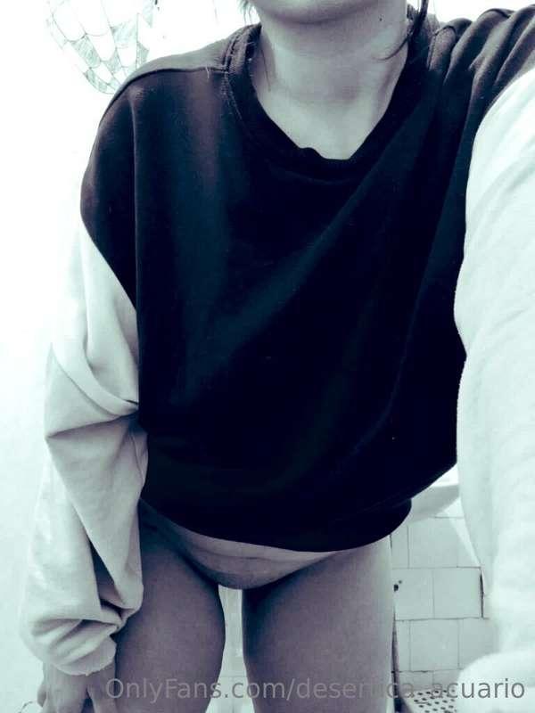 Hoy ando sexy y caliente.🔥
Y mi contenido es MUY explícito 🫣..
