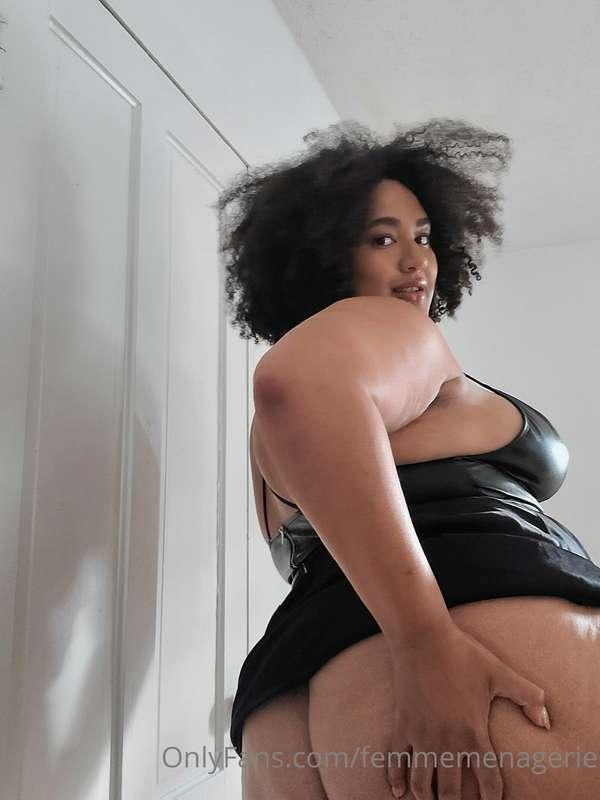 No panties to dinner means more fun