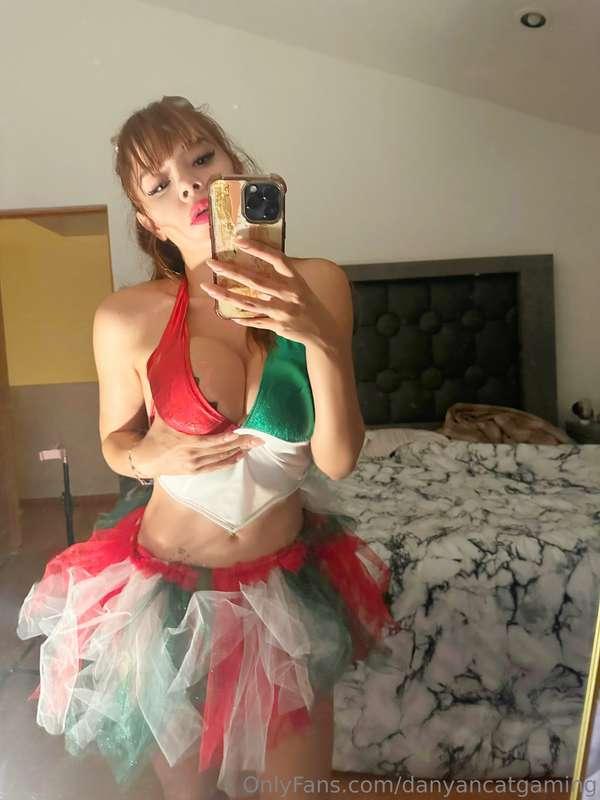 Qué harías con ésta porrista💚🤍💘  si la encuentras en tu cuar..