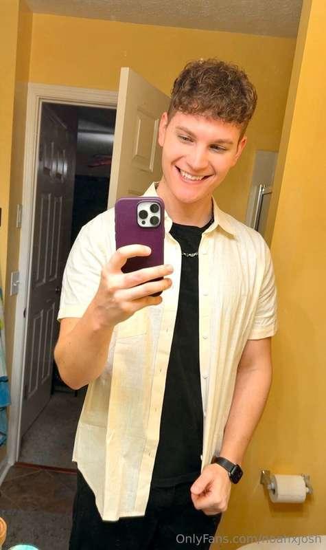 Tie’s on for now👔 but I’m very open to suggestions🤔Slide int..