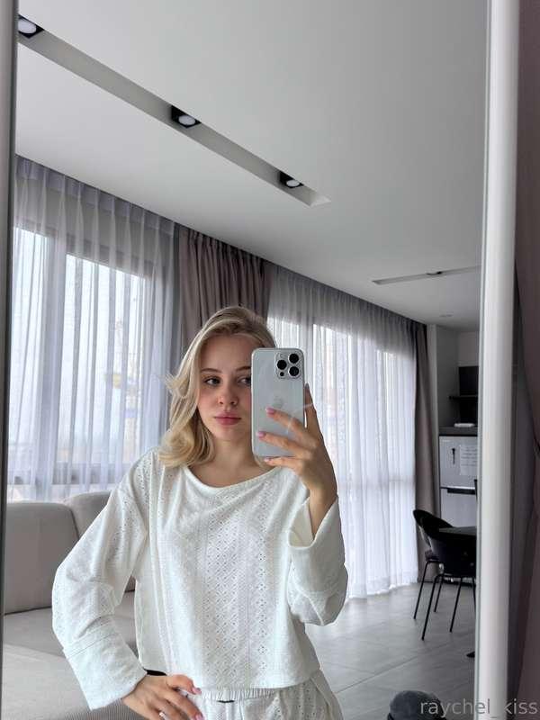 I recently updated my hair color, you like tiny blondes, rig..