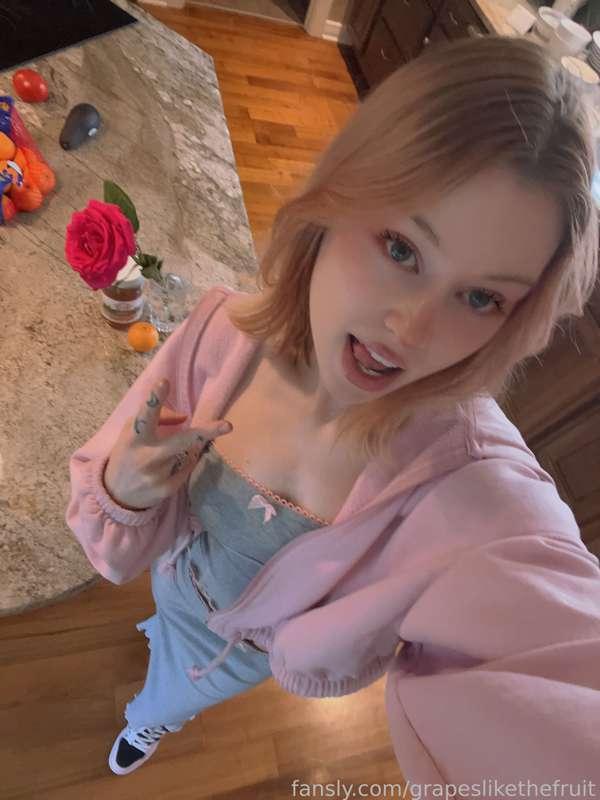 #fyp #findombrat #pisskink #slim #fit #smalltits