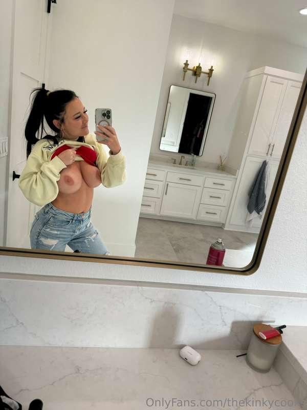 Who wants to suck on them😜