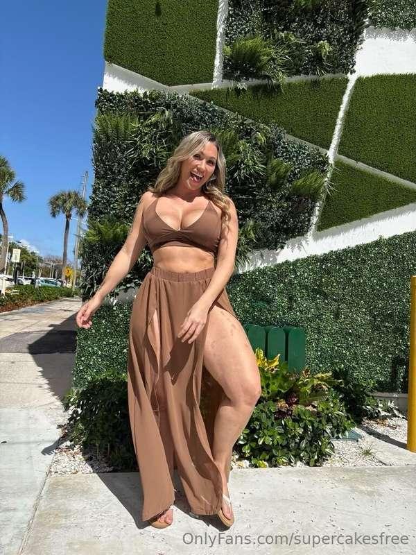 See me hike up this skirt at https://onlyfans.com/supercakes..