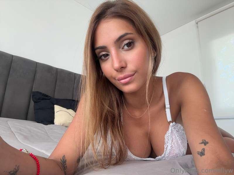 Every good girl has a bad side… wanna see mine? 😘