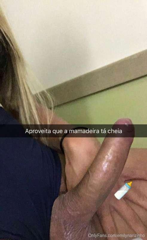 Aproveita que a mamadeira está cheia 😋 Enjoy that the bottle..