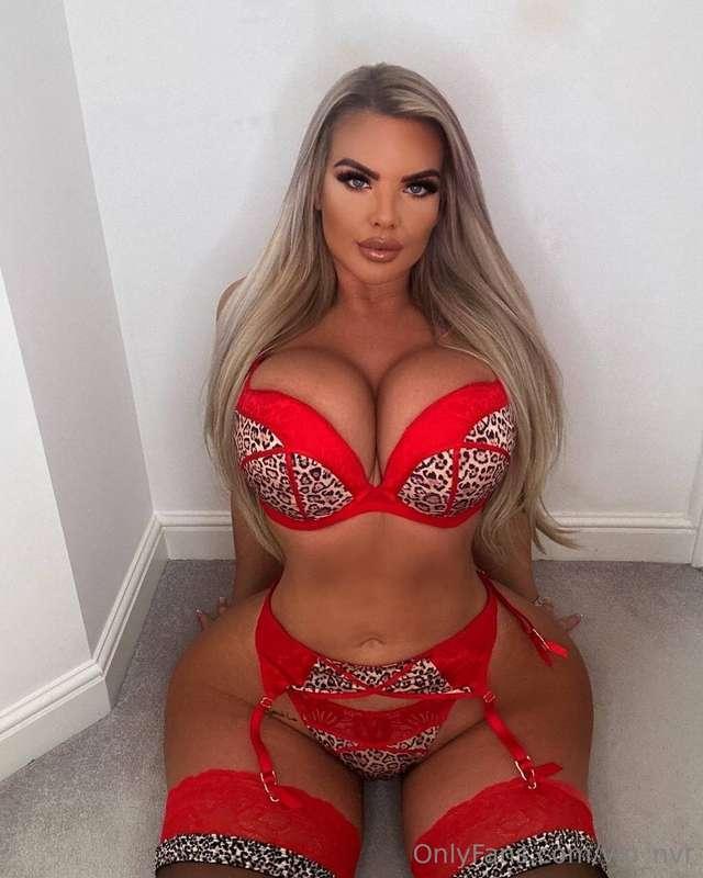 Check out my huge booty, huge titty fuck doll 🥵😍😍 https://on..