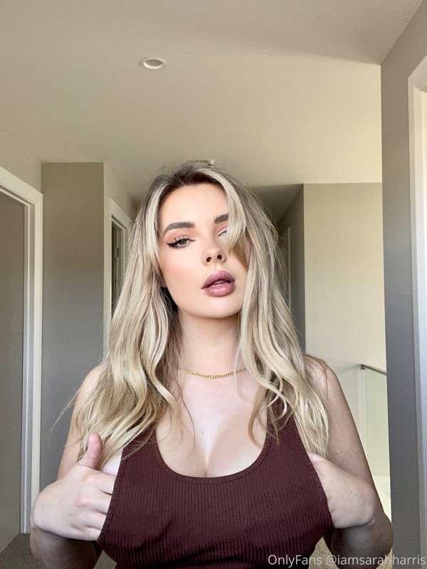 UNLOCK if you want to see me without my top on 😈👀 Cum on bab..