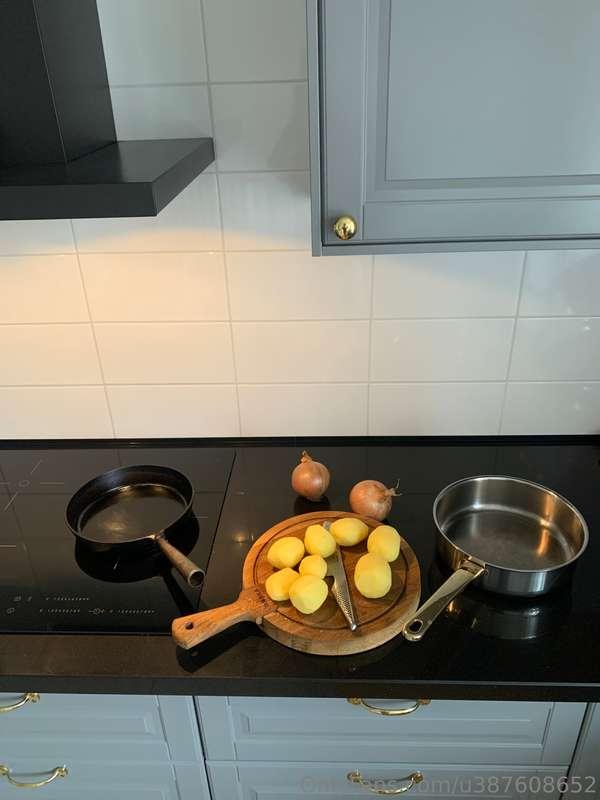 Sunday dinner 🥘 coming up! 🍚