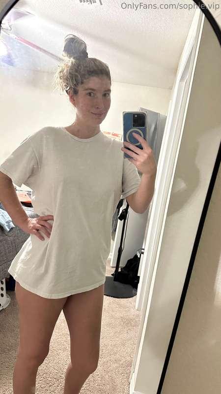 Hott n sweaty after a home workout 🥵 