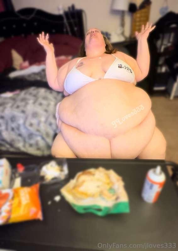 The belly was feeling goooood hahah love making customs 💋💋