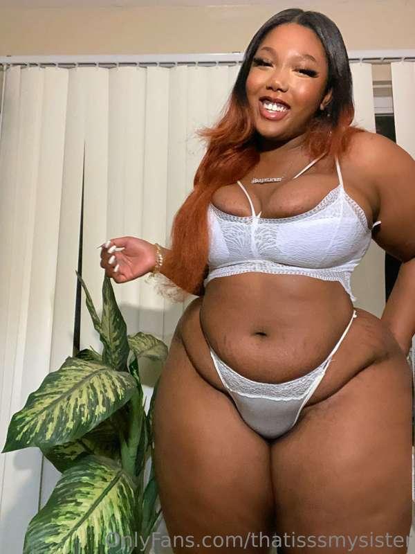Tell me all the nasty sexy things 💦you want this chubby girl..