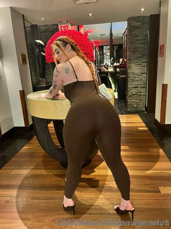 my sis @pawgemily1 looks so innocent but her content is craz..