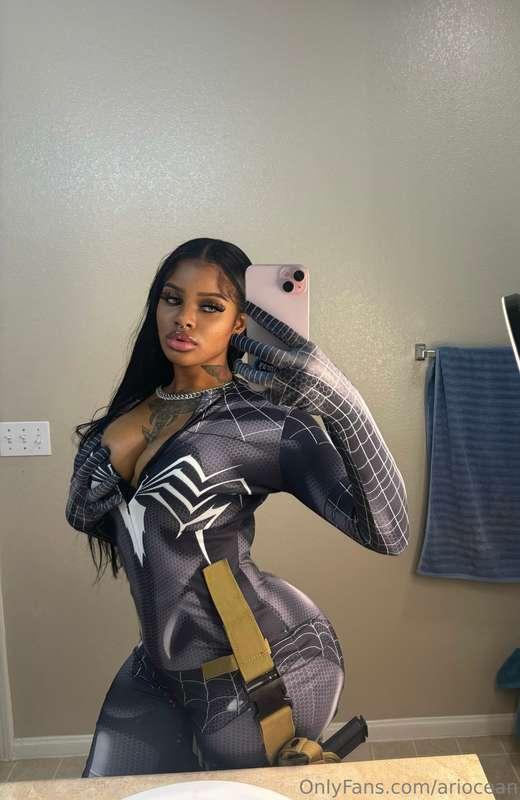 wana admire my body? 🥰