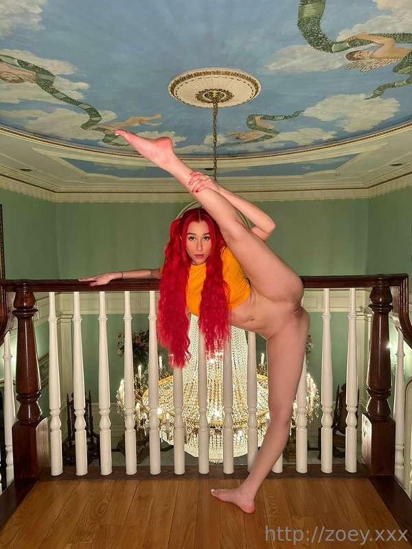 Imagine all the crazy poses we could do😳