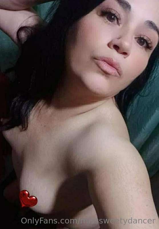Free free 💕
Subscribe to my profile to have fun 🥂
Custom vid..