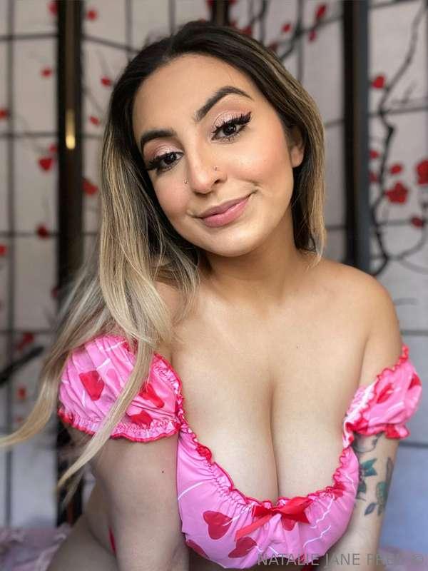 probably one of my favorite pictures of me 💕 what do you thi..