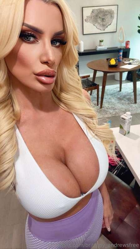 Good morning! Are you up for something fun this weekend? 💋